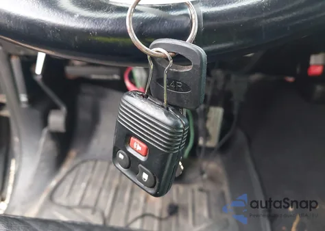 2004 Ford F-250 Lariat/Xl/Xlt z USA, uszkodzony, nr VIN 1FTNW21P44EB44543